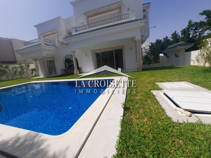 Villa S+5 avec piscine au Lac 2